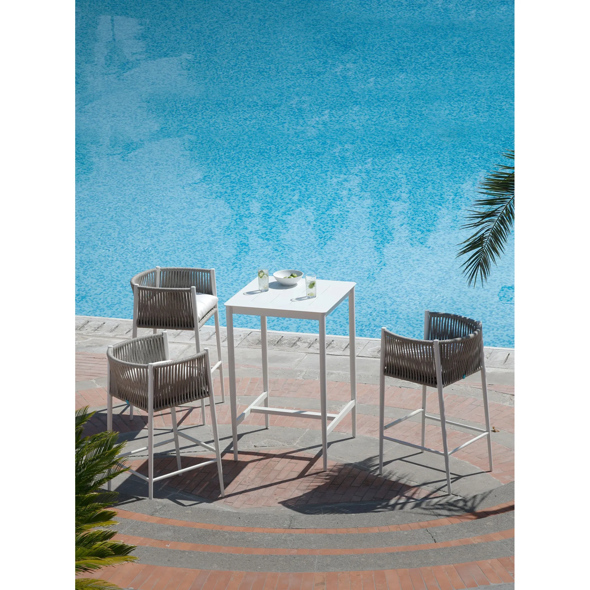 Aluminum Outdoor Counter Stool | Unopiu Luce