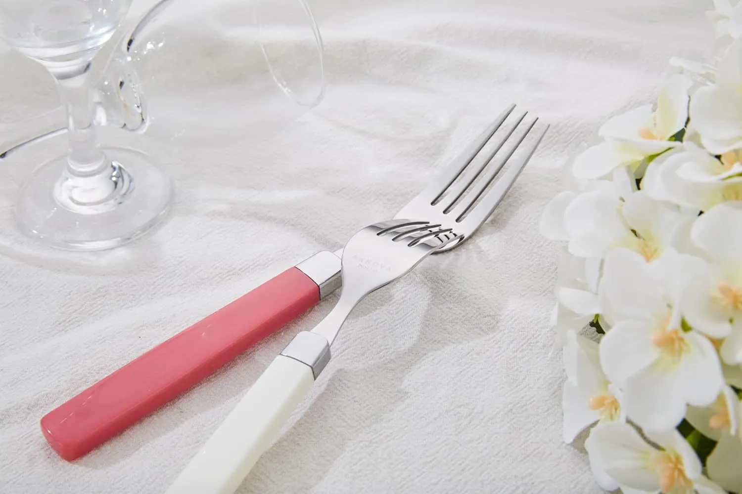 ANNOVA Stainless Steel Flatware/Cutlery Set - Color Handles - Dinner Forks, Salad Forks, Table Knives, Tablespoons, Teaspoons - (Mix, 20 Pieces)