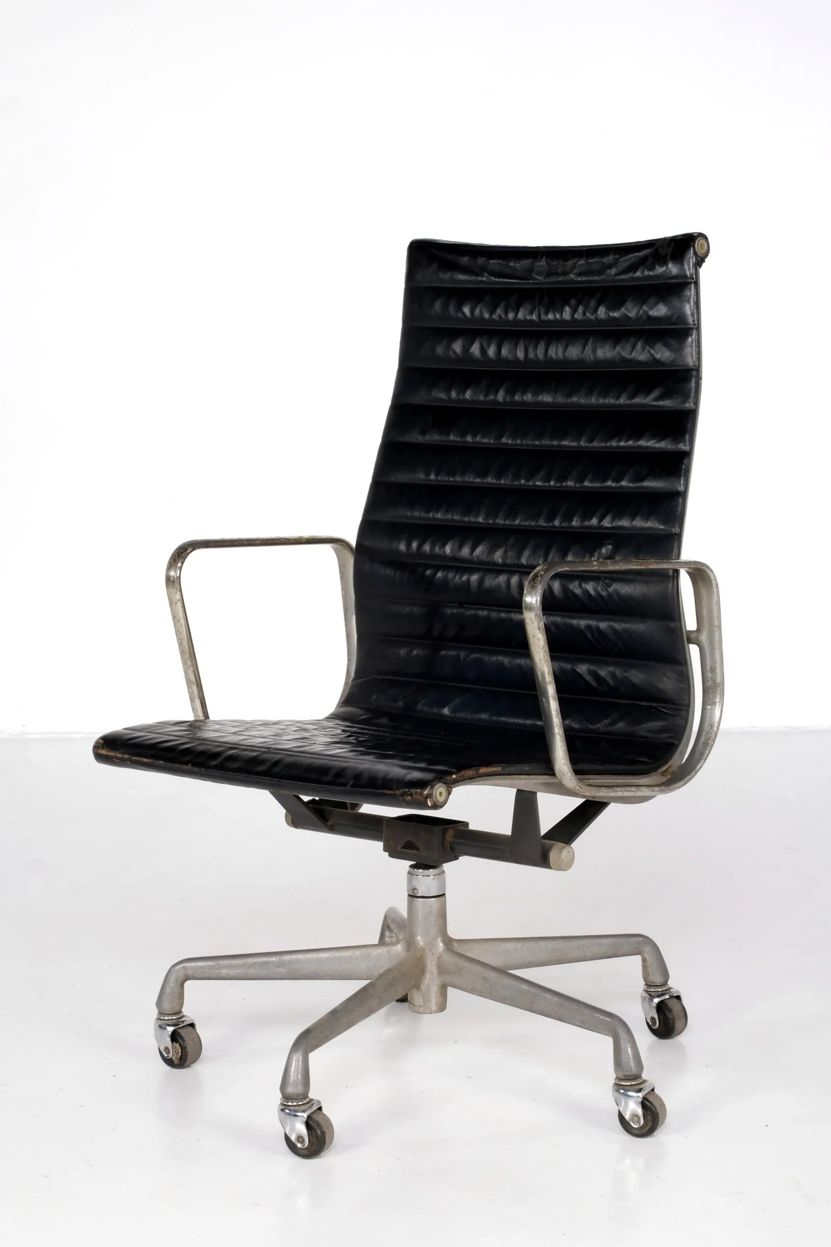 EAMES 116 EASY OFFICE CHAIR