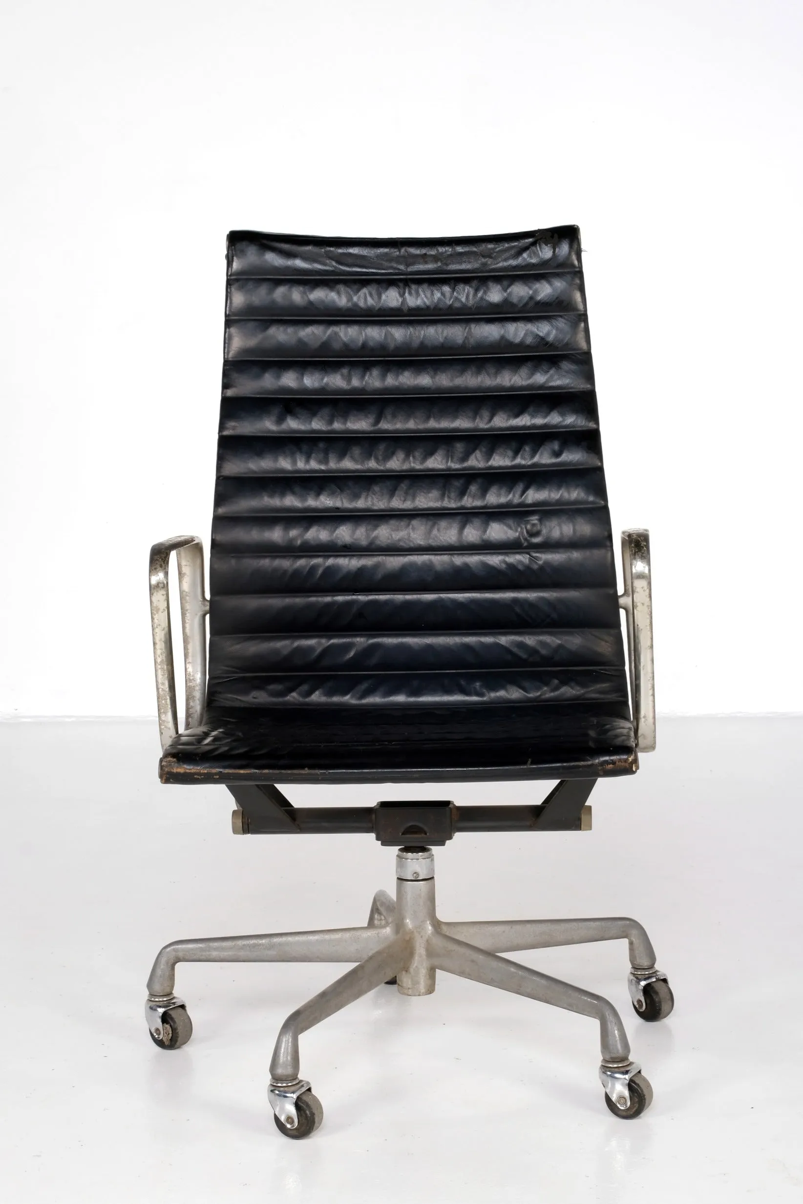 EAMES 116 EASY OFFICE CHAIR