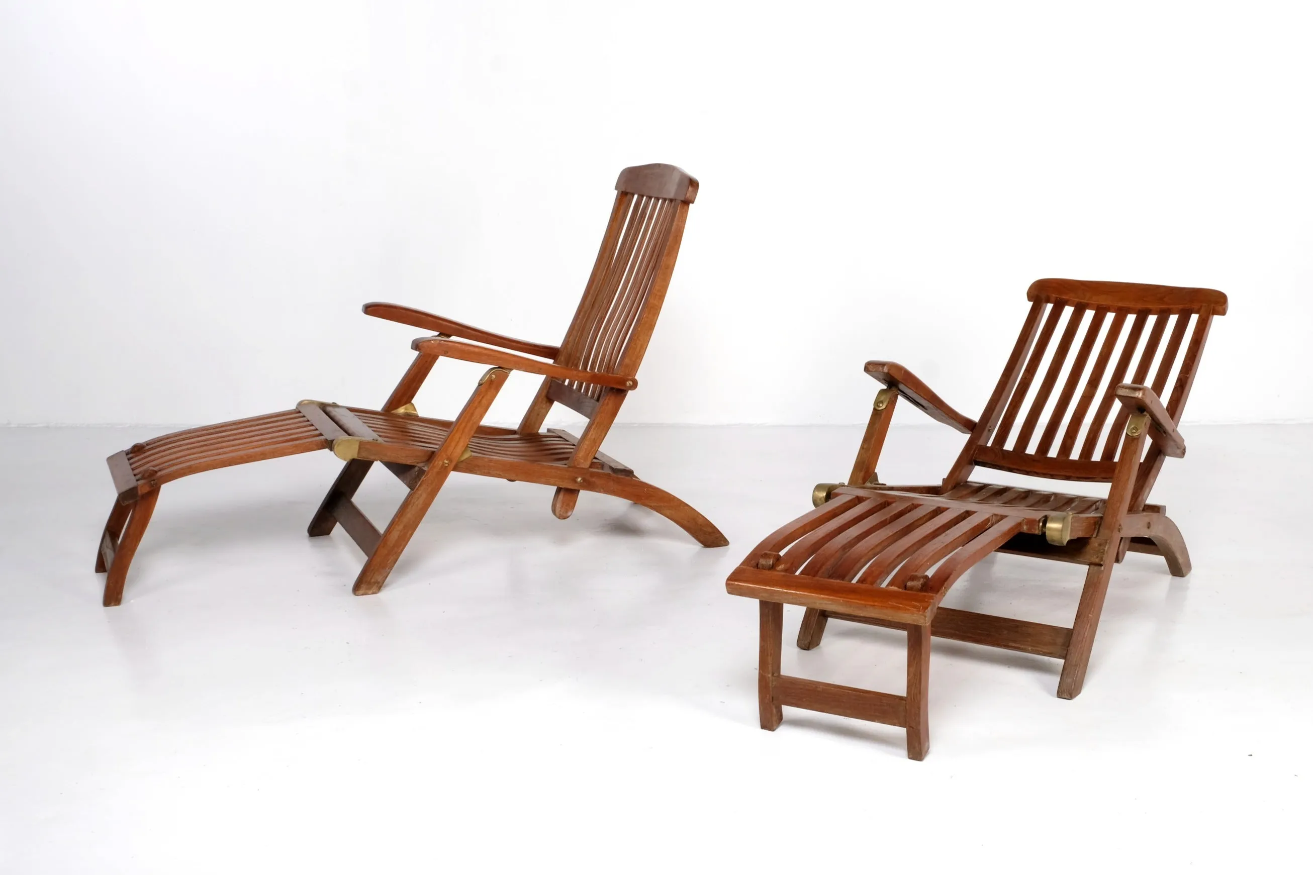FOLDING LOUNGE OUTDOOR CHAIR