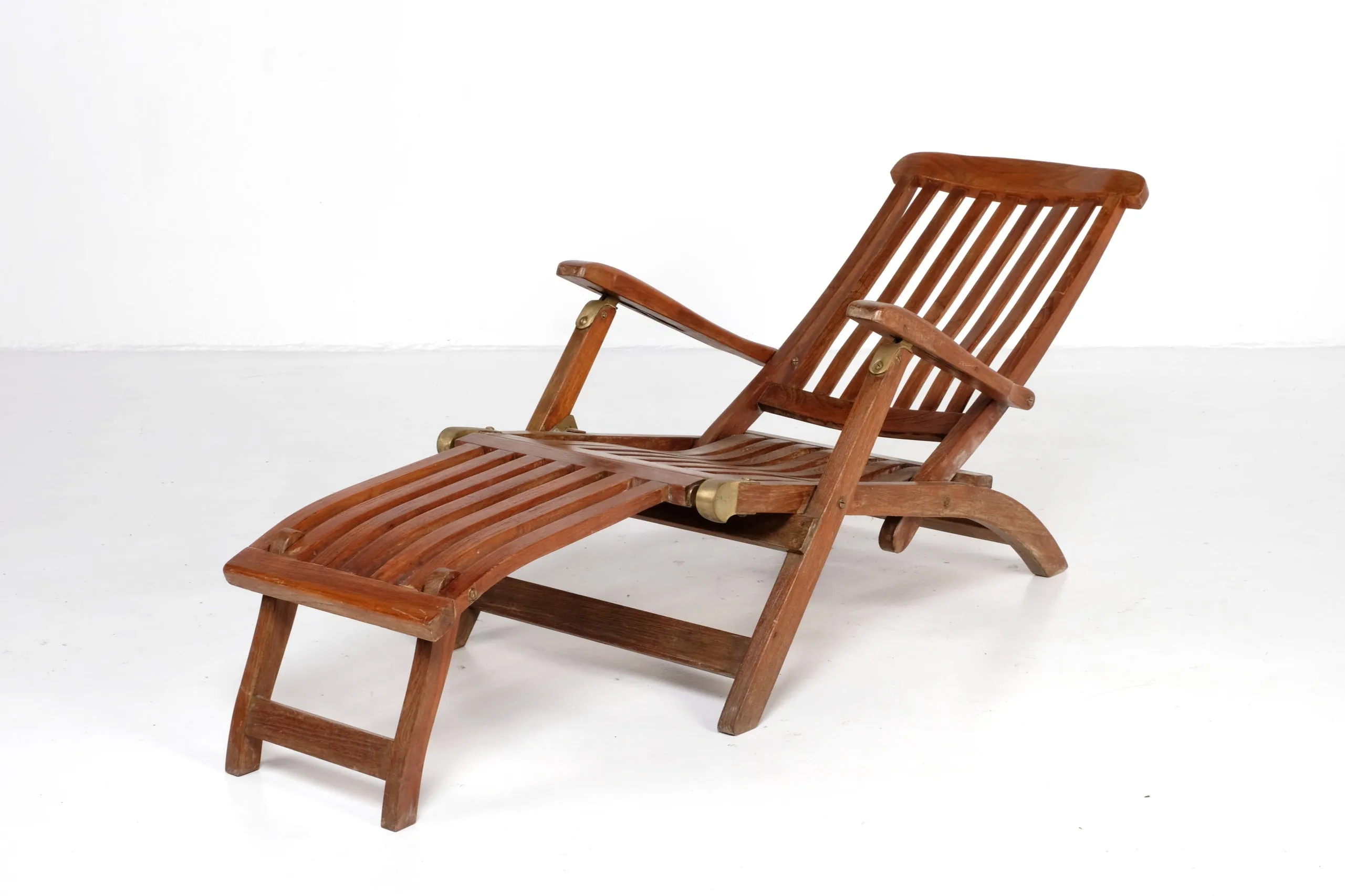 FOLDING LOUNGE OUTDOOR CHAIR
