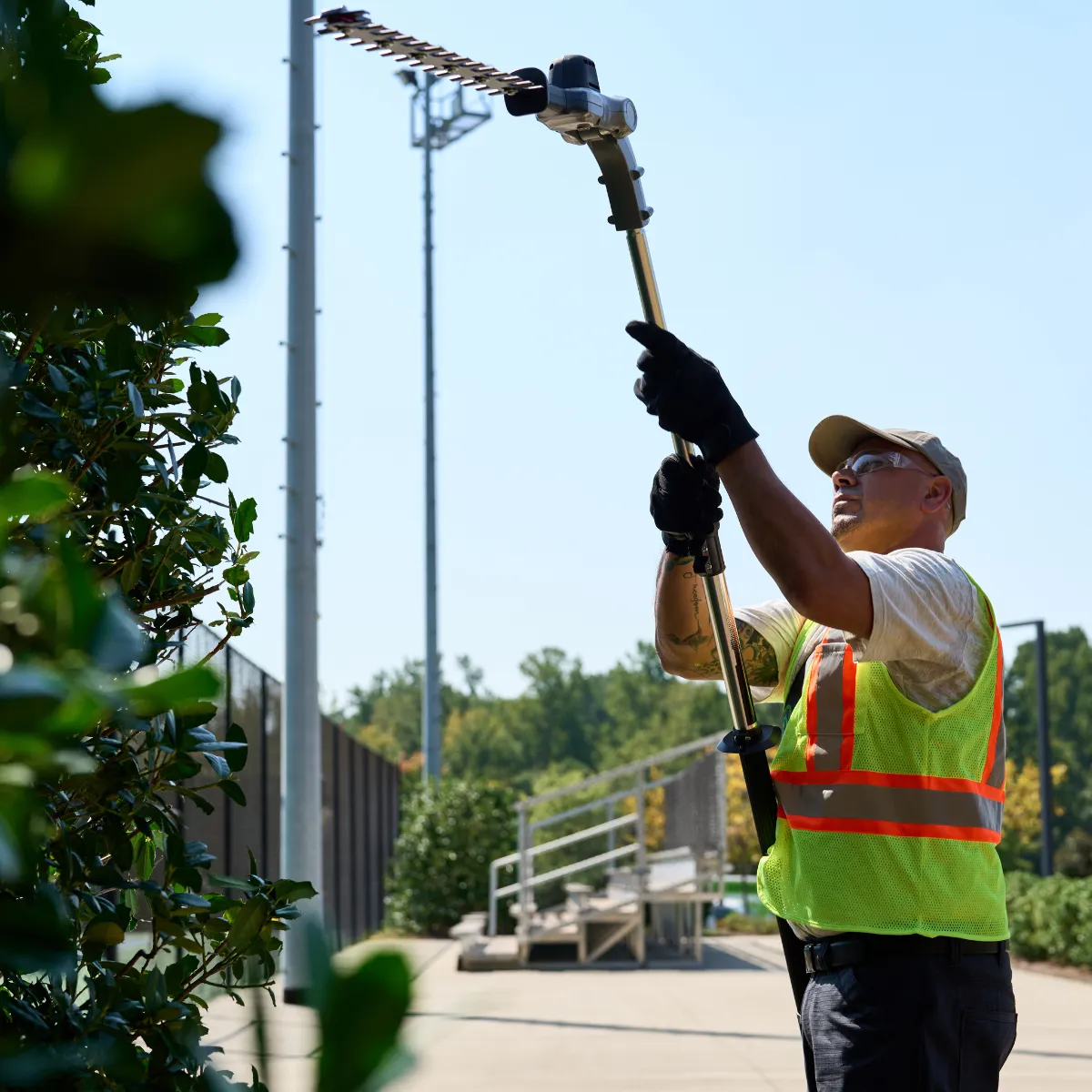 Greenworks 82PH62T 82v Battery Telescopic Pole Hedger (Skin Only)