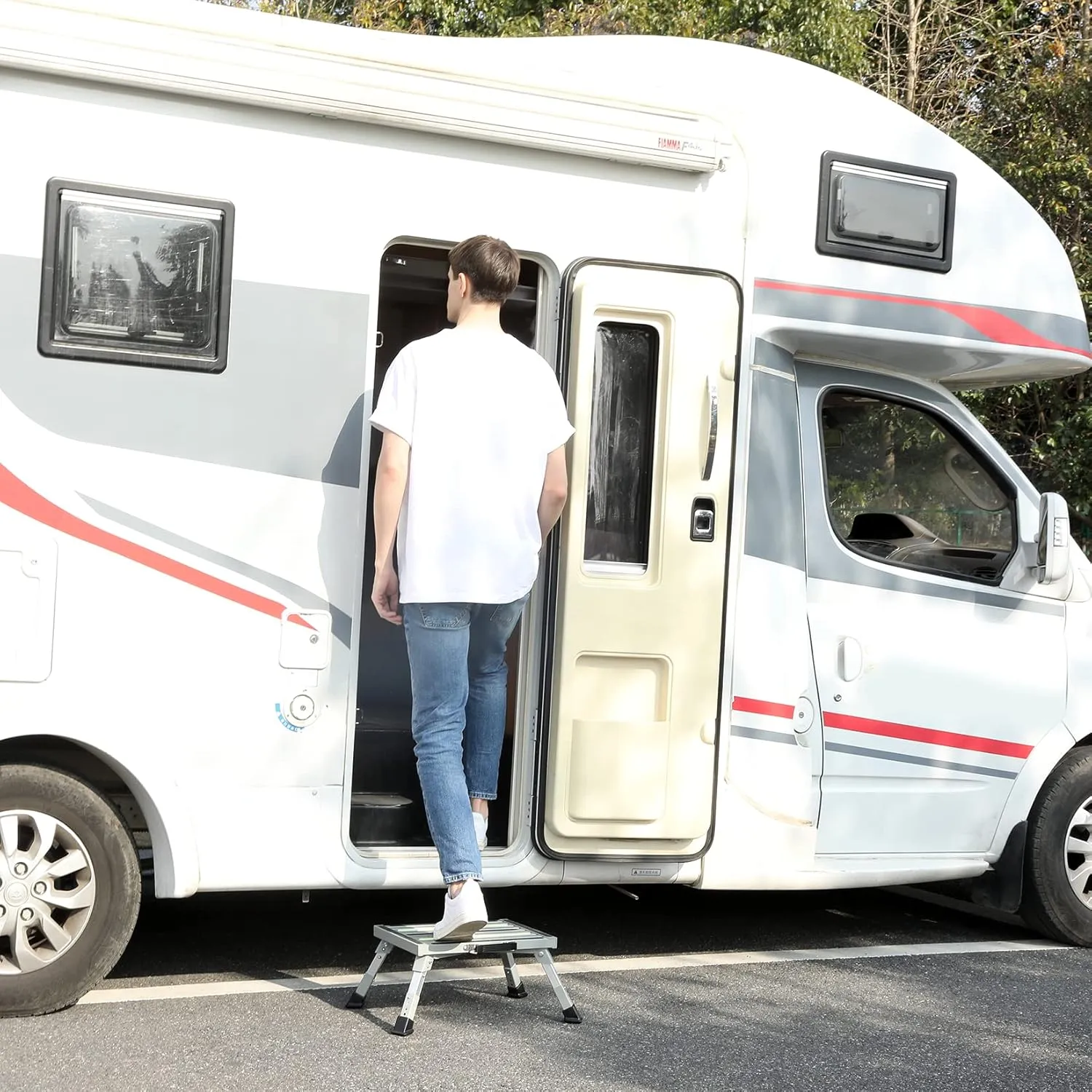 Homeon Wheels Safety RV Steps, Step Stool Folding Platform Step with Durable Feet, More Stable Up to 1000 lbs (Gray Reflective)