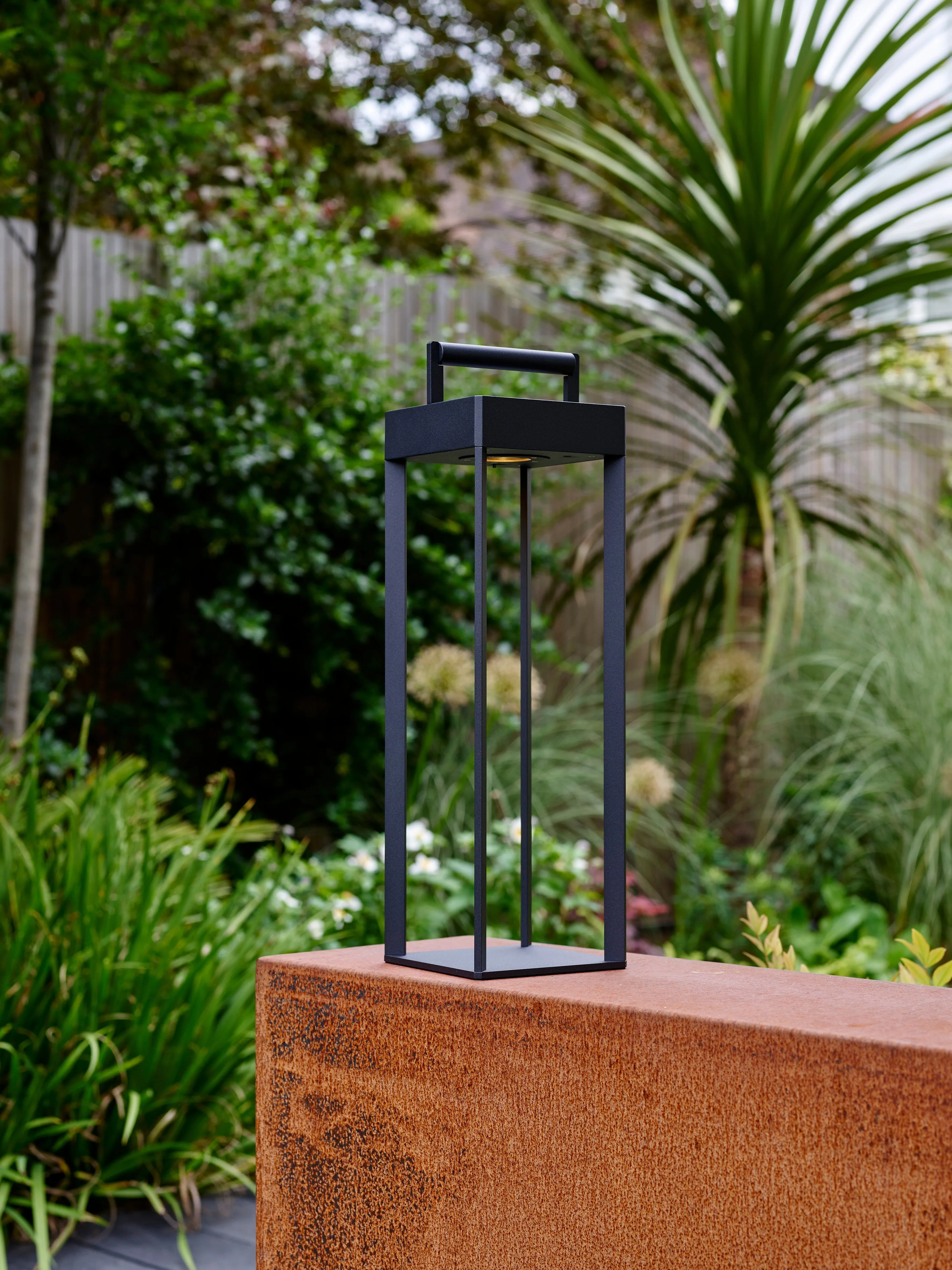 Kuro 450 | Portable Light