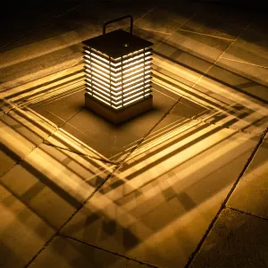 Les Jardins Tekura Solar Lantern