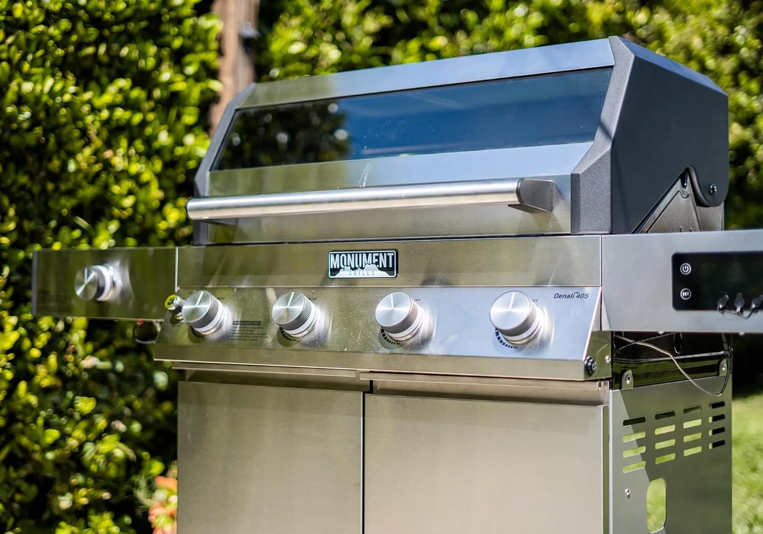 Monument Grills Denali 405 4-Burner Liquid Propane Gas Smart BBQ Grill Stainless Steel with Cooking Plate(2 items)