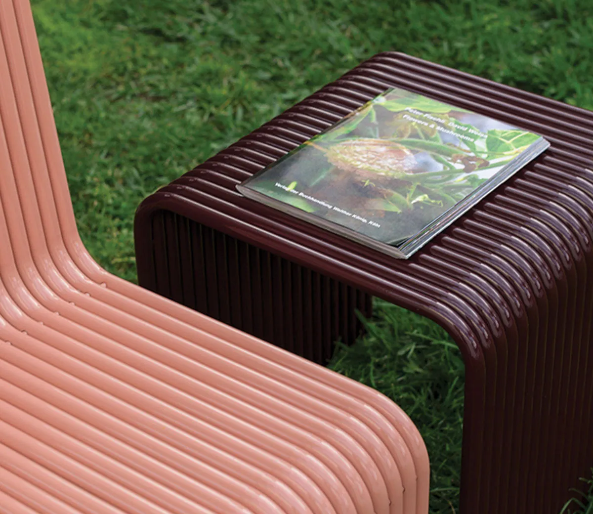 Ribbon stool