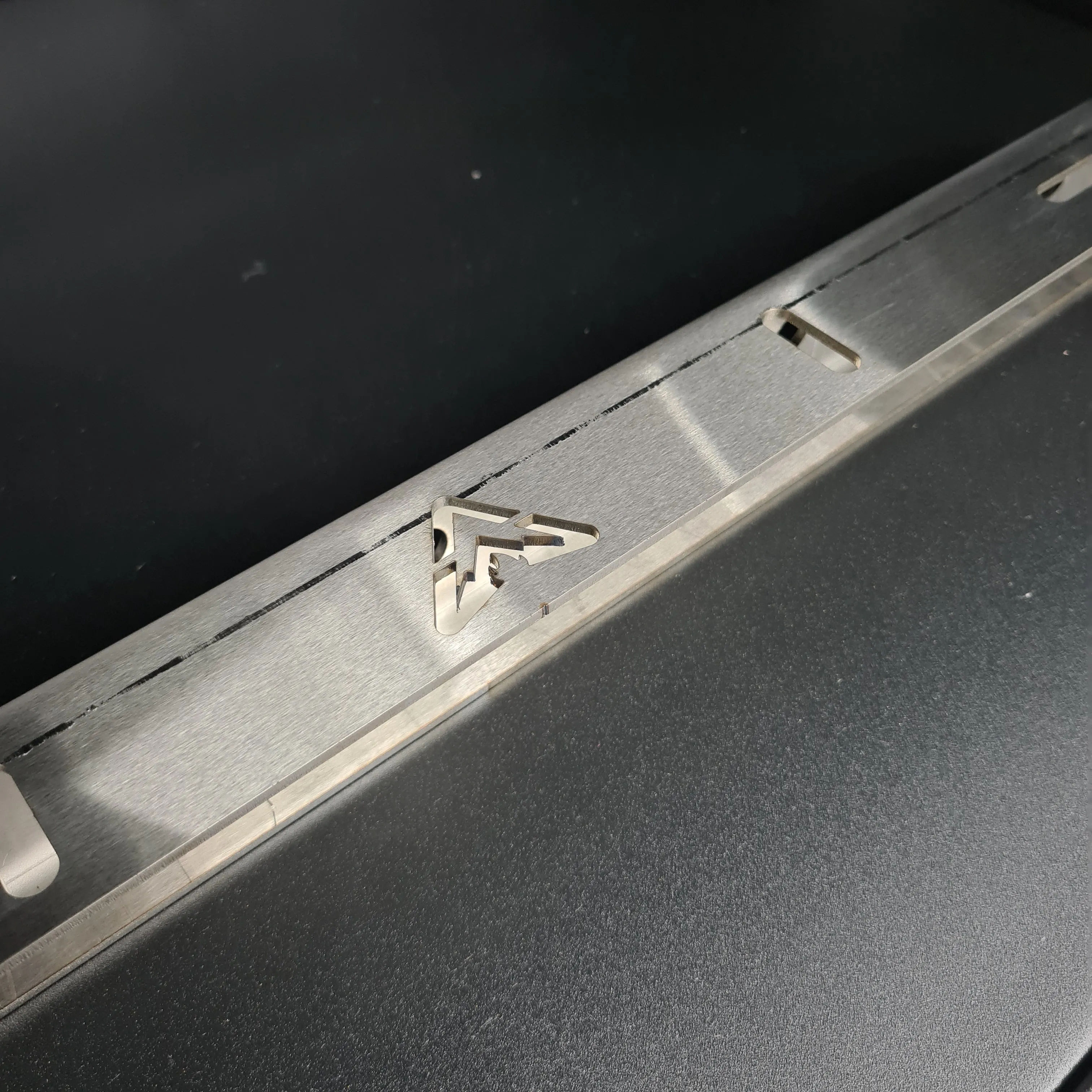 S5 Y62 Patrol – Behind Grille Light Mount Bracket Kit