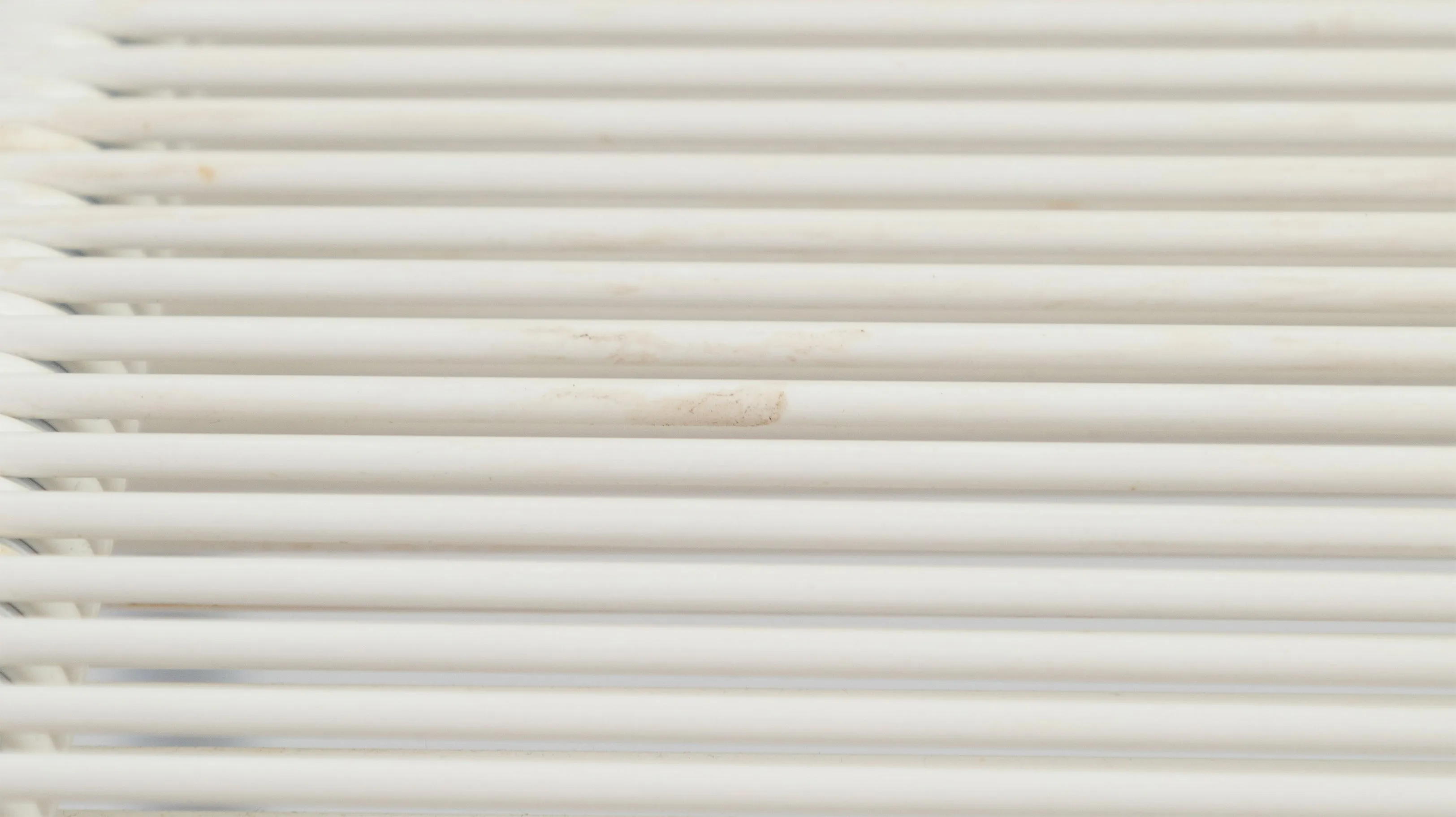 Spaghetti Medium Stool White