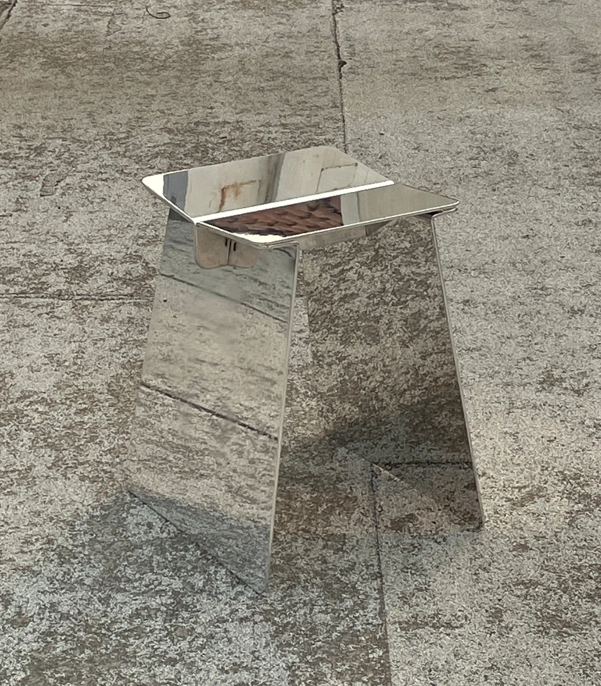 Ssang Regular Aluminum Stool