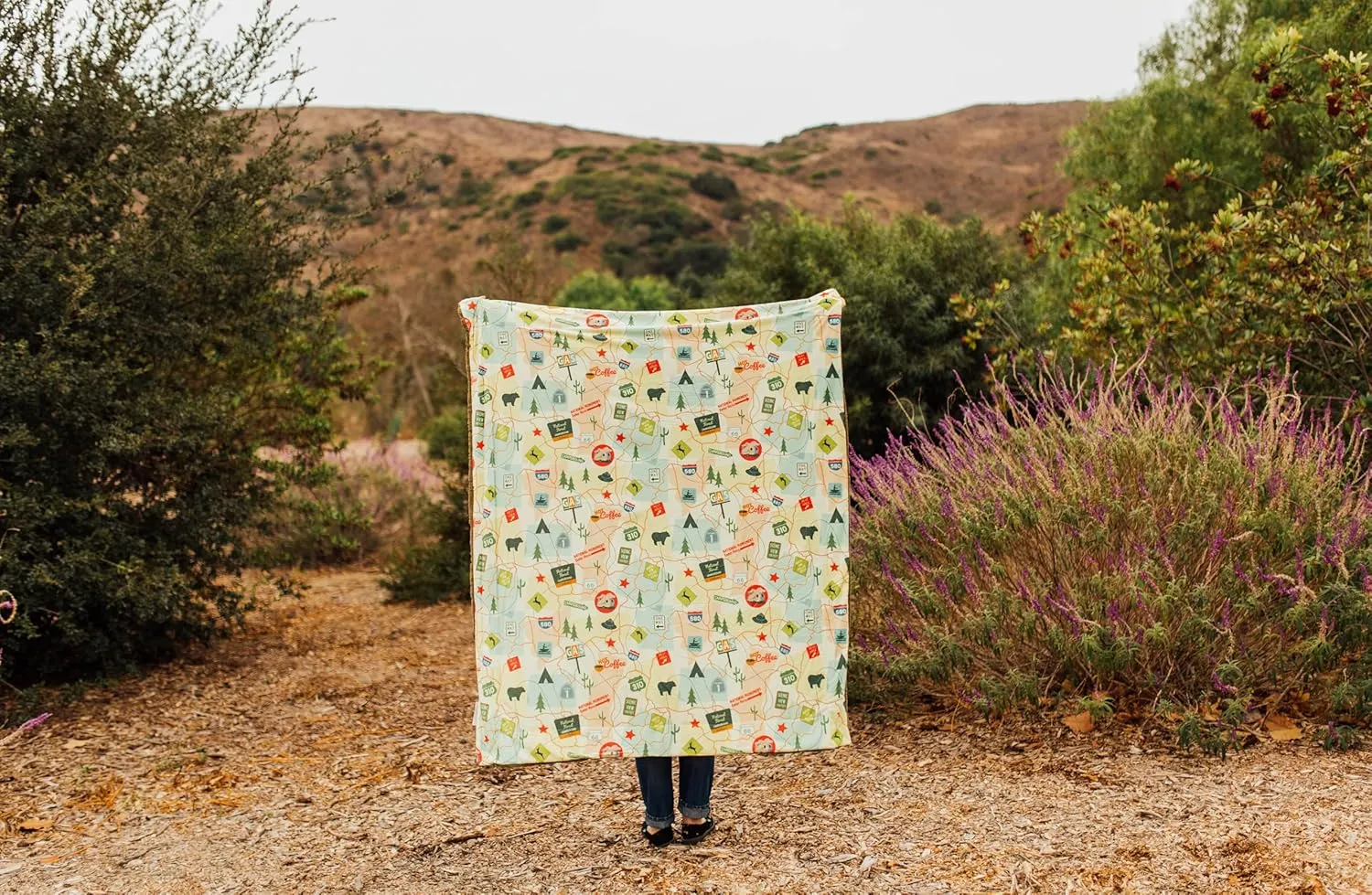 Throw Blanket for Camping - Plush Reversible Camping Blanket for Indoor & Outdoor Settings - Machine Washable Soft Blanket - 100% Polyester Cozy Blanket with Retro-Inspired Patterns, Camp Casual