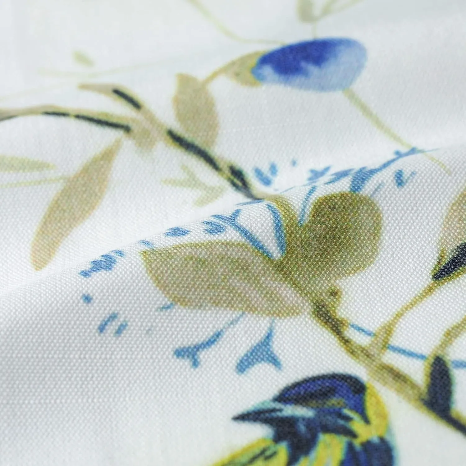 VOGOL Rectangle Tablecloth, Stain and Wrinkle Resistant Washable Linen Table Cloth, Floral and Birds Print Decorative Tabletop for Dining Table Buffet Parties and Camping,52x70