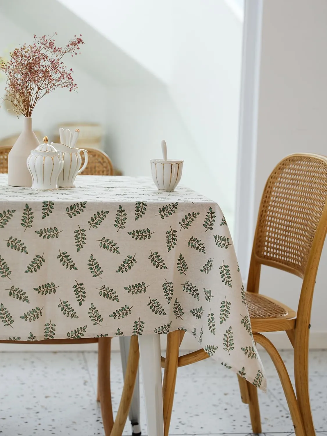 YiHomer Pastoral Rectangle Tablecloth - 52 x 70 Inch - Linen Fabric Table Cloth - Washable Table Cover with Wrinkle Resistant for Restaurant, Picnic, Bistro, Indoor and Outdoor Dining, Green Leaf